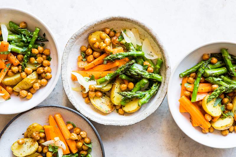 I benefici che aumentano la longevità di seguire una dieta (per lo più) a base vegetale sono ... che aprono gli occhi