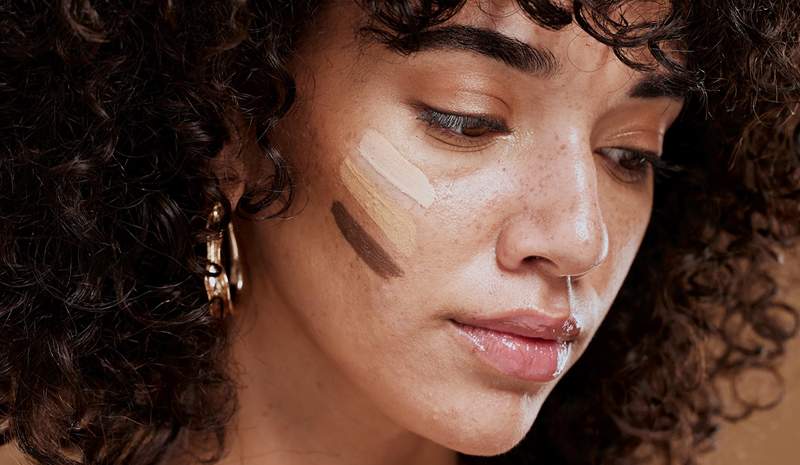 Makeupartister og derms er enige om, at disse fundamenter vil give selv den tørreste hud en strålende, flakefri finish