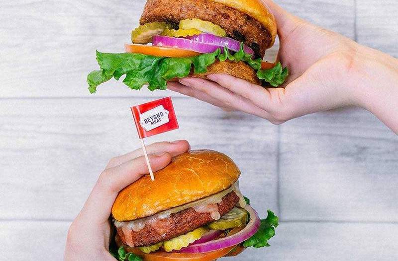 Bareburger está eliminando alguns rissóis exóticos de carne em favor de opções baseadas em plantas