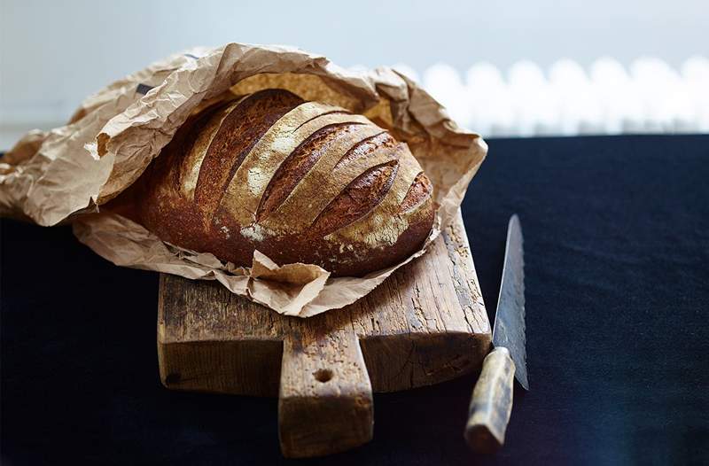 Hvordan lage surdeigsstarter for helt nydelig brød uten gjær