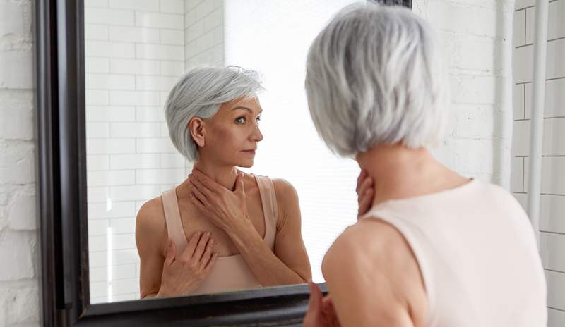 Un acquirente che attraversa la menopausa e lottando con i capelli diradellati dice che questo shampoo ha fatto la differenza