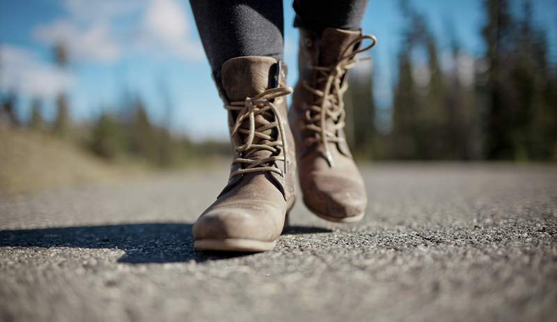 Stiefel können Ihre Füße erheblich beschädigen, wenn Sie die Unterstützung der Bogenbücher benötigen-diese sind von Podologen genehmigt