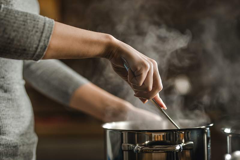 Bouillon -kuutiot ovat halpa ruokakomero, joka antaa jokaiselle astialle tonnia makua