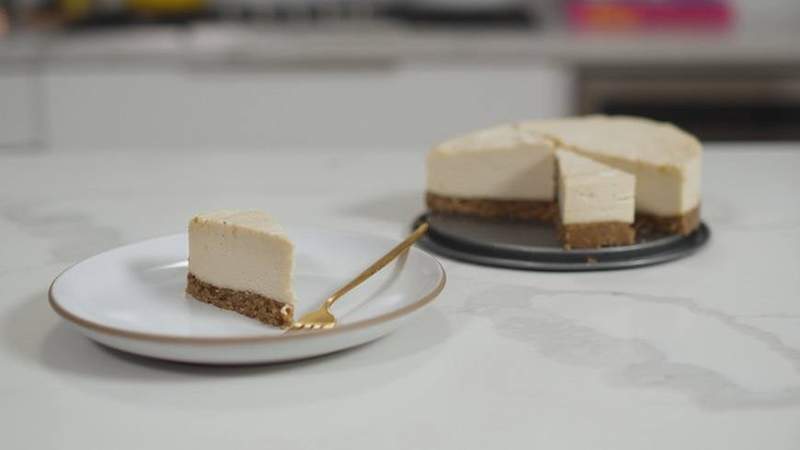 Questa semplice cheesecake ad alta fibra non richiede nemmeno un forno per fare