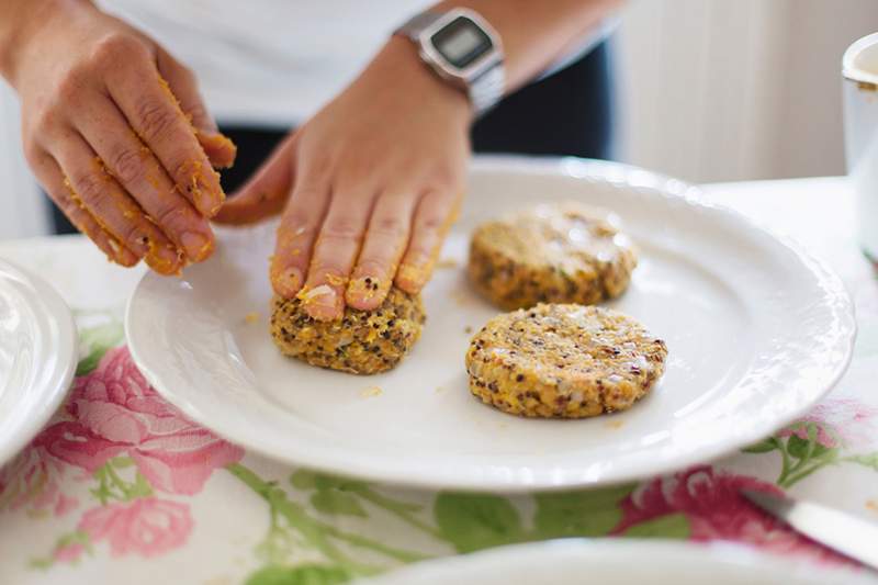 Makan malam yang disetujui diet protein tinggi ini penuh dengan manfaat yang sehat dan sehat