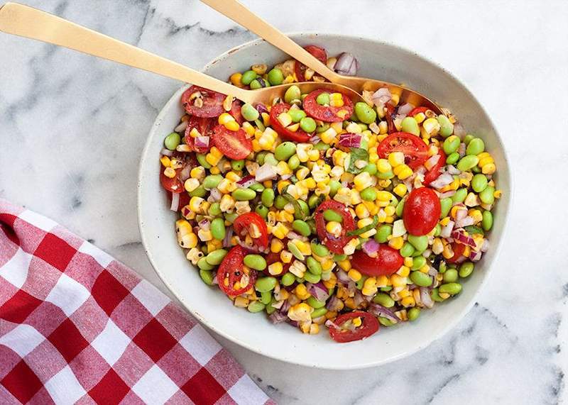 7 maneiras de cozinhar com Edamame (além de apenas colocá -los em uma tigela e adicionar sal)