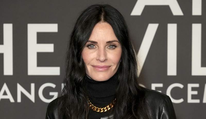 Le persone con dolore al tallone giurano da queste scarpe da ginnastica e persino Courteney Cox è un grande fan