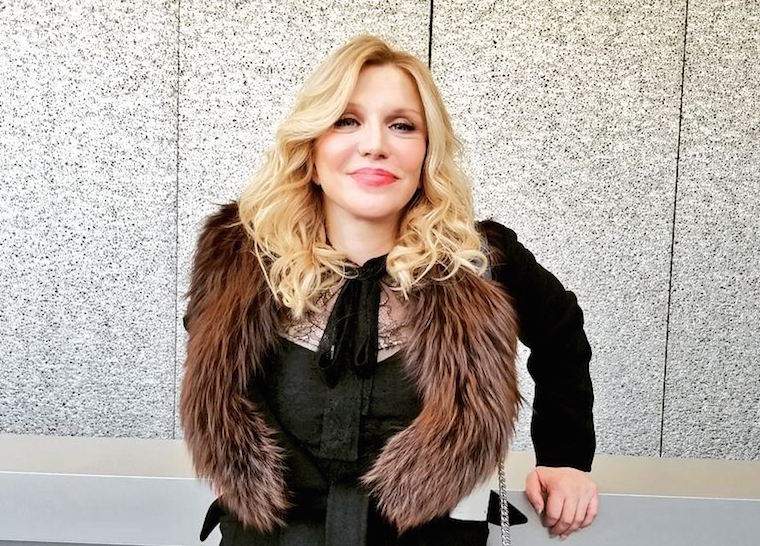 Rock Chick Courtney Love's Hidration Obsession revela seu lado suave