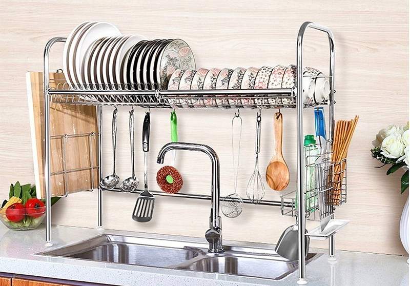 Avoir une petite cuisine? Ce rack de séchage à vaisselle génie changera votre vie