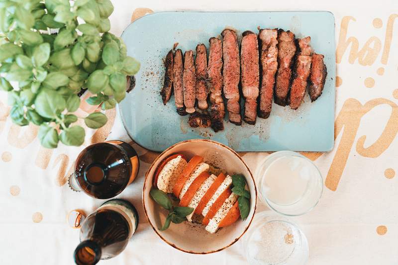 En ny spisestil oppfordrer folk til å 'spise som dyrene'-og det vil endre det du synes om protein