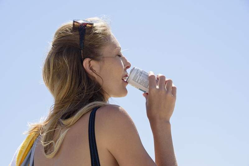 As marcas estão tentando tornar as bebidas energéticas 'saudáveis' uma coisa-mas esse especialista não está totalmente convencido