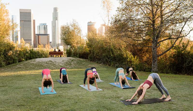 Cómo los gimnasios en espacios verdes públicos pueden construir comunidades resilientes