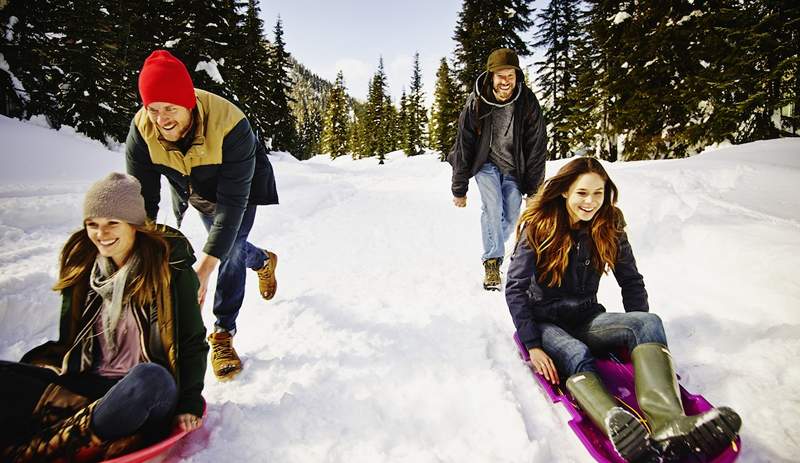 Los mejores trineos de nieve para adultos, porque revivir los días de nieve de su infancia es una gran forma de autocuidado