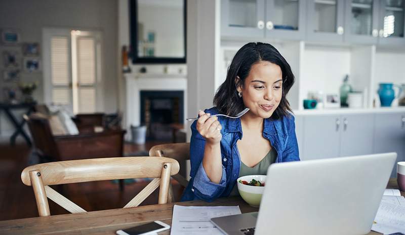 8 aliments à grignoter pour la concentration et la productivité, selon un neuroscientifique et un diététiste