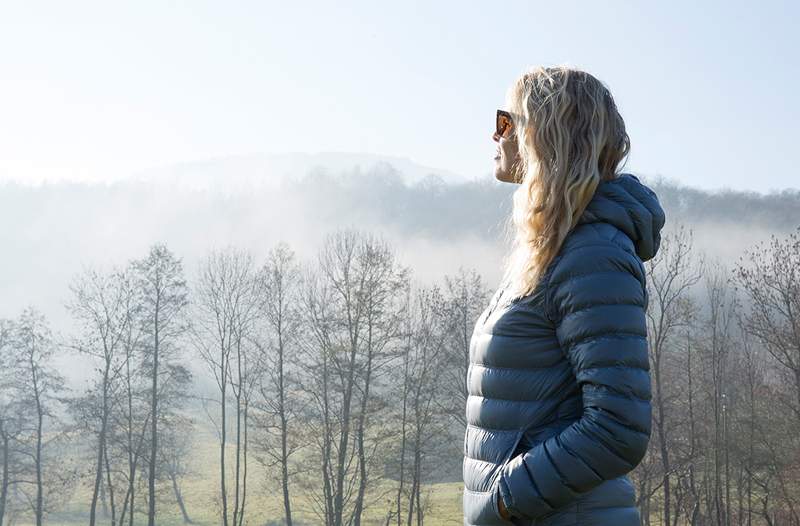 9 geriausios ekologiškos puffer striukės, kurias turėtumėte dėvėti šią žiemą