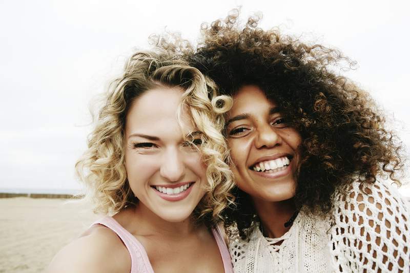 Die besten Shampoos für lockiges Haar aller Art und Texturen