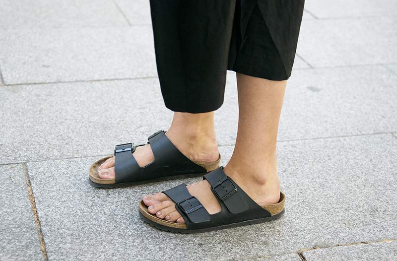 Birkenstock má 247 rokov, ale najnovšie vzory ho udržiavajú čerstvé pre leto 2021