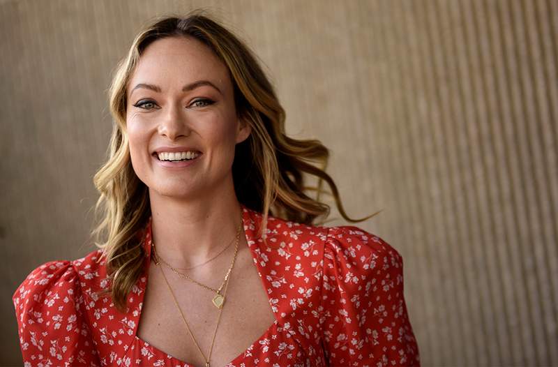 Der geniale Serum-Apply-Hack, den wir aus Olivia Wilde stehlen