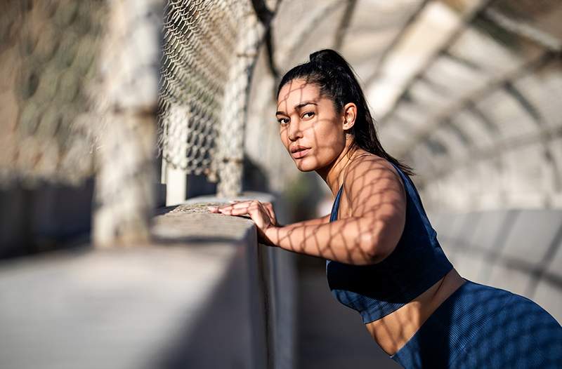 13 Sports Bra Tank Tops, da vas ohladite v plameni poletni vročini