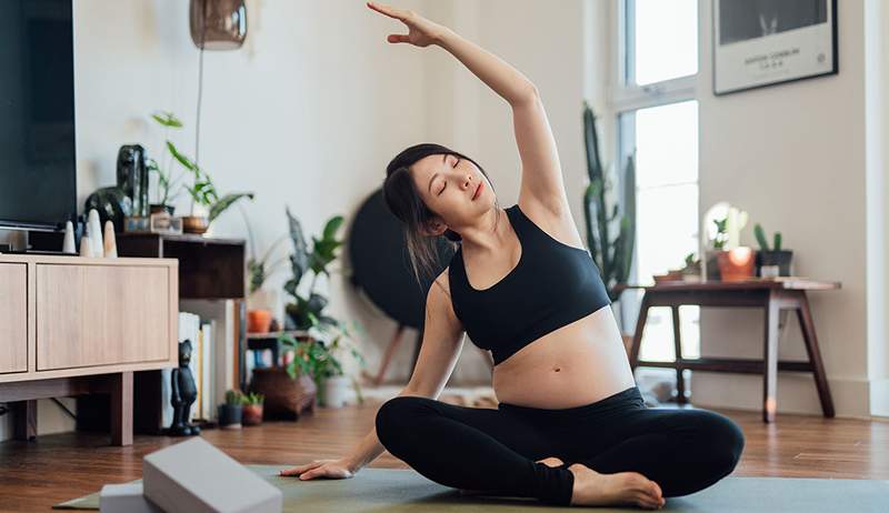 Einen unteren Rückenschmerzen haben? Verwenden Sie diese Yoga -Strecken, um sofortige Erleichterung zu erhalten