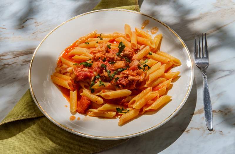 Tämä vegaaninen vodka -pasta -resepti on täydellinen helppo italialainen illallinen