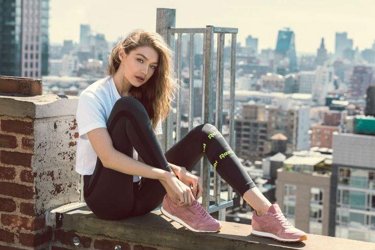 Zaskakująco sportowy kawałek ubrania, który sprawia, że ​​Gigi Hadid czuje się seksowna