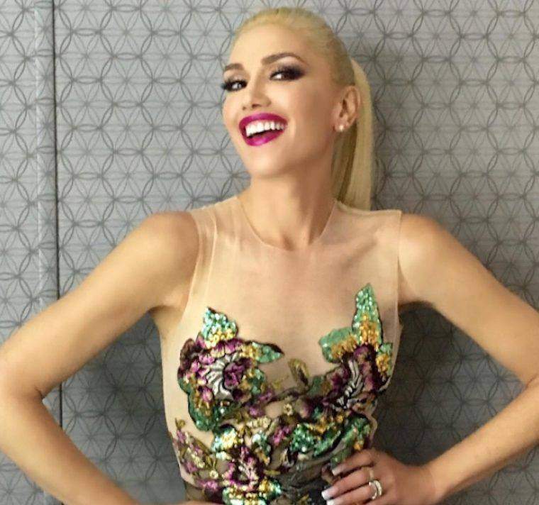 Bagaimana memberi diri Anda seorang mani di rumah seperti pro, menurut artis kuku Gwen Stefani