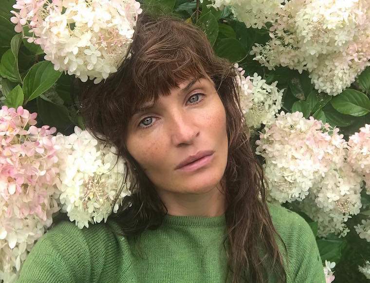 To je stari šoli lepotni obred supermodel Helena Christensen