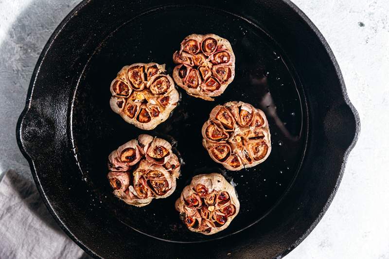 Alles, was Sie wissen müssen, wie Sie Knoblauch schneiden können, ohne Ihr Cool total zu verlieren