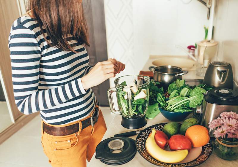 Het ene ingrediënt zelfs gezonde eters vergeten toe te voegen aan hun smoothies, volgens een RD