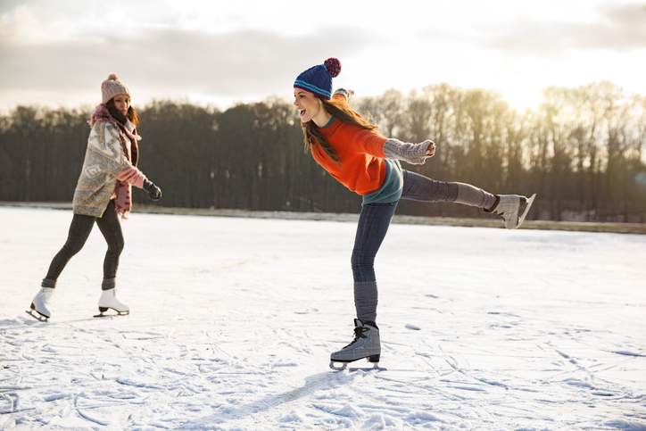 Estes são os melhores patins de gelo para obter se você é iniciante, de acordo com um treinador de patinação artística mundial