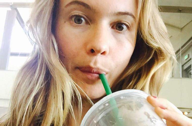 Le modèle de recette de smoothie Behati Prinsloo Levine dit sur relâche ses matins