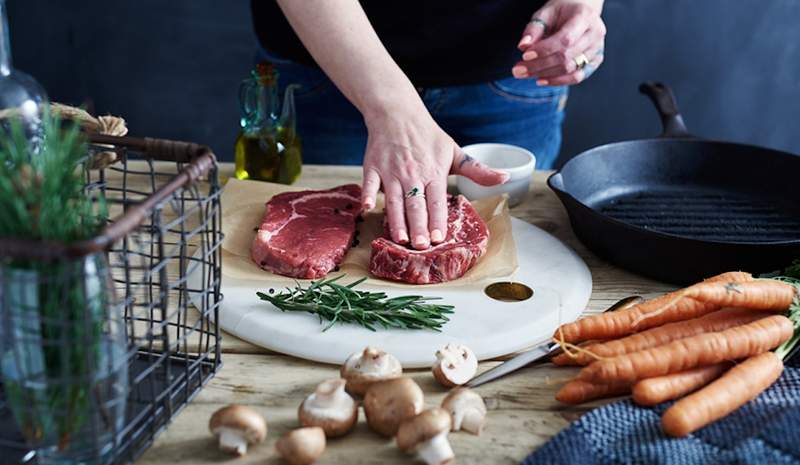 Pourquoi certains défenseurs de l'aliment sain sont encore de grands fans pour manger de la viande