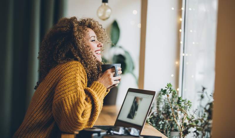 14 Wintery Sweters, które nigdy nie będą swędzić ani nie podrażnią skóry