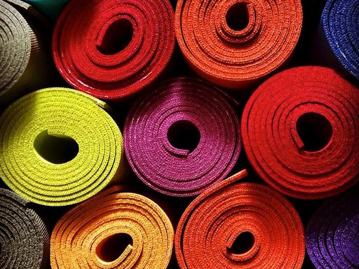 Jade vs. Manduka Yoga Mat házení