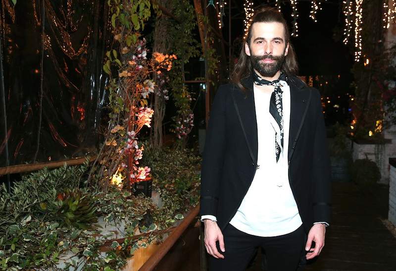 Gunakan hack hack oil-oil Jonathan Van Ness untuk tetap keren (dan terlihat panas) untuk musim panas