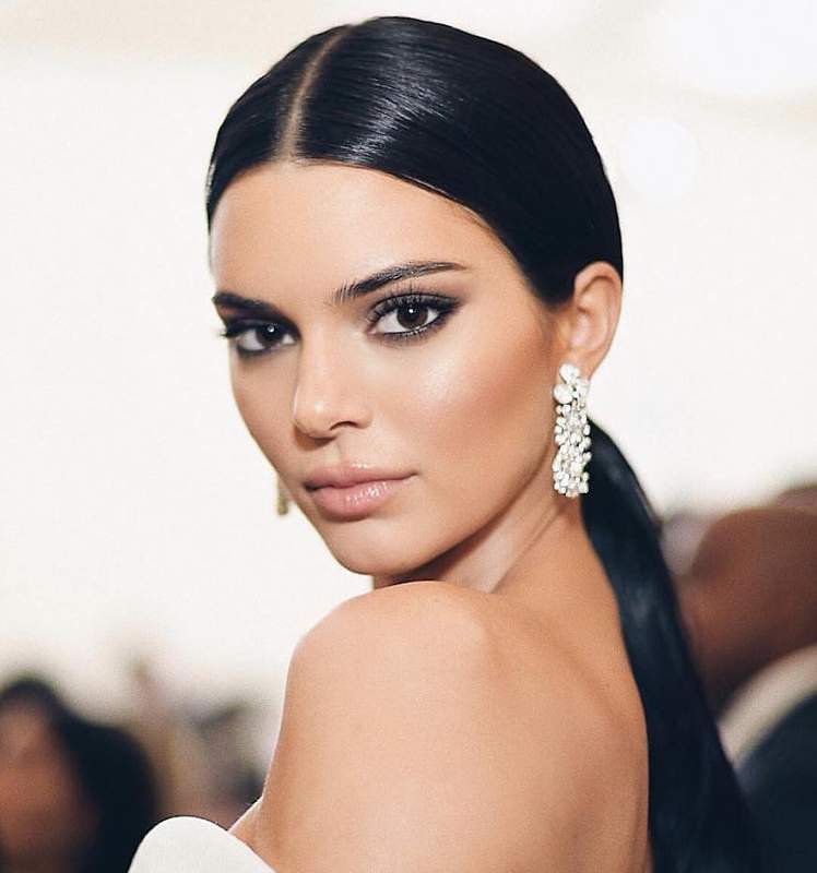 Kendall Jenners elegante Met Gala Pony beviser at gymhåret fungerer hvor som helst