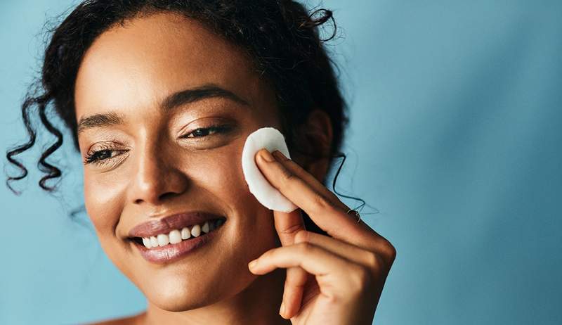 La Mer's Legendary Face Cream komt nu in een toner die een 'gezichtsbehandeling in een fles' is genoemd-het is het prijskaartje van $ 140 waard?