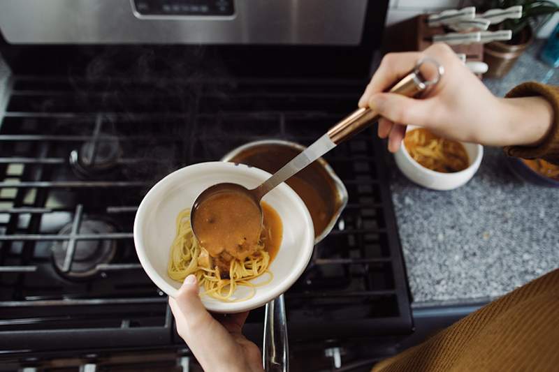 5 måder at bruge resterende suppe på uden at få (ahem) suppe er syg af den