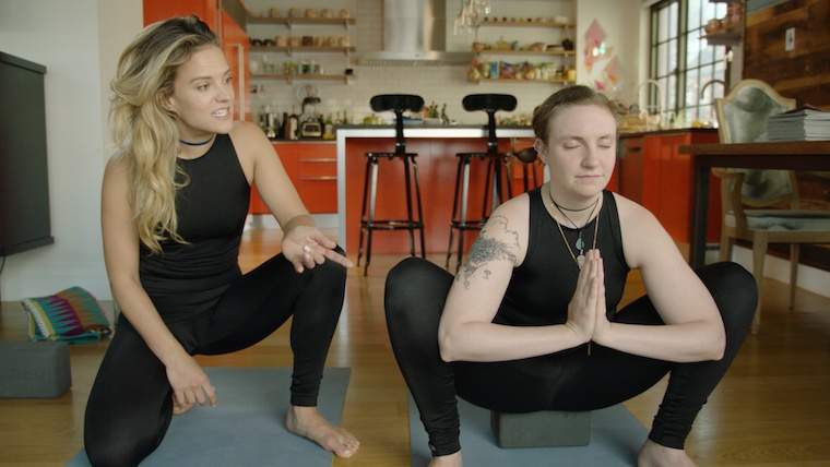 Pose yoga yang membuka pinggul yang membantu Lena Dunham turun