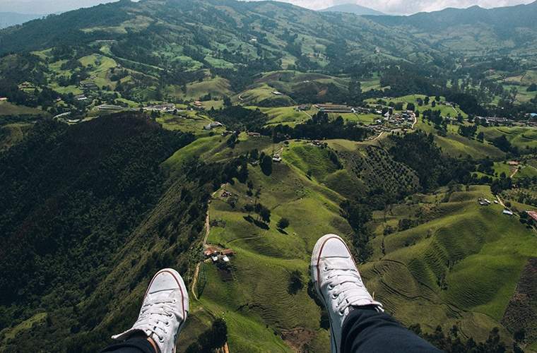 Essas 9 vistas épicas de paraquedismo definitivamente mudarão a maneira como você olha para o mundo