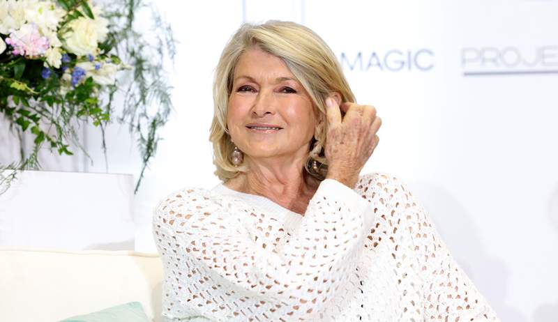 Martha Stewart, malo vjerojatna suradnja obuće, požurimo na ove tenisice prilagođene nogama