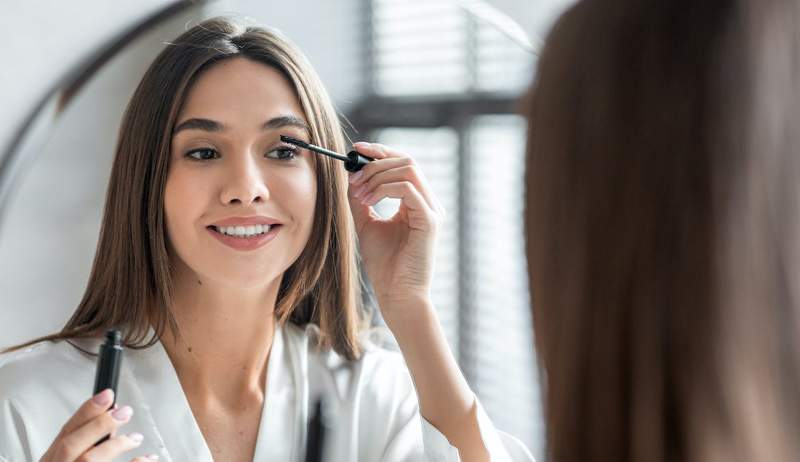 12 Mascaras, die laut professionelle Maskenbildner dünne Wimpern vollständig verwandeln