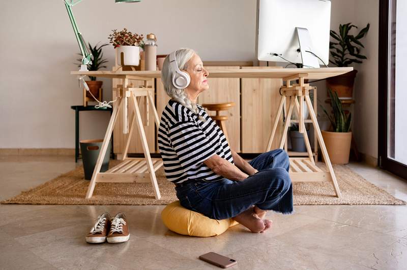 De 11 beste meditatiekussens om uw wervelkolom te ondersteunen en de druk van uw heupen te nemen terwijl u met een gekruiste benen zit