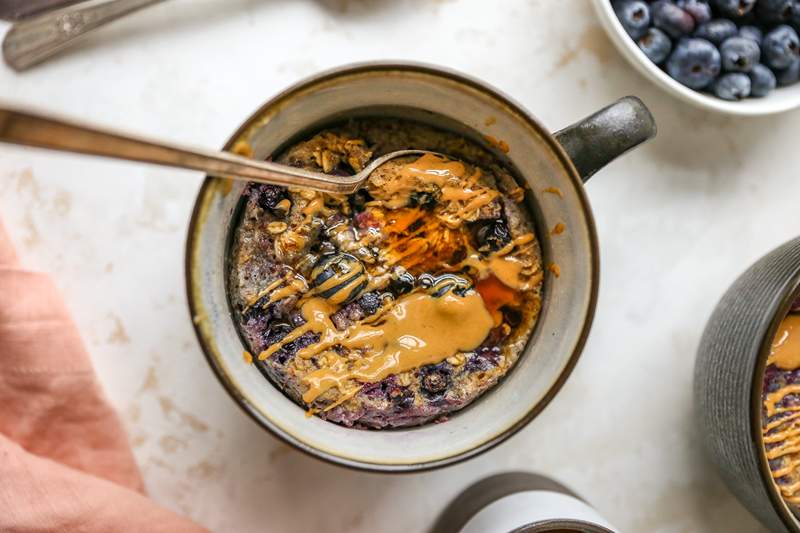 7 hjärtfriska frukostrecept du kan göra i en mugg på 5 minuter eller mindre