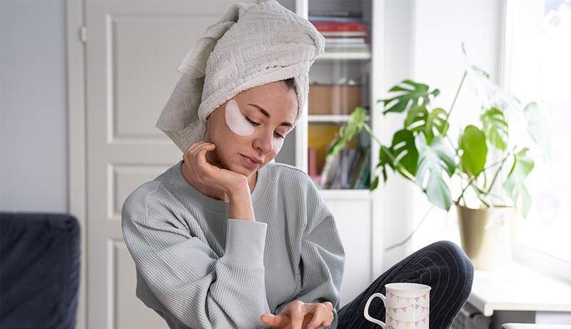 Murads patches under øje leverer en super dosis retinol for at glatte fine linjer og rynker