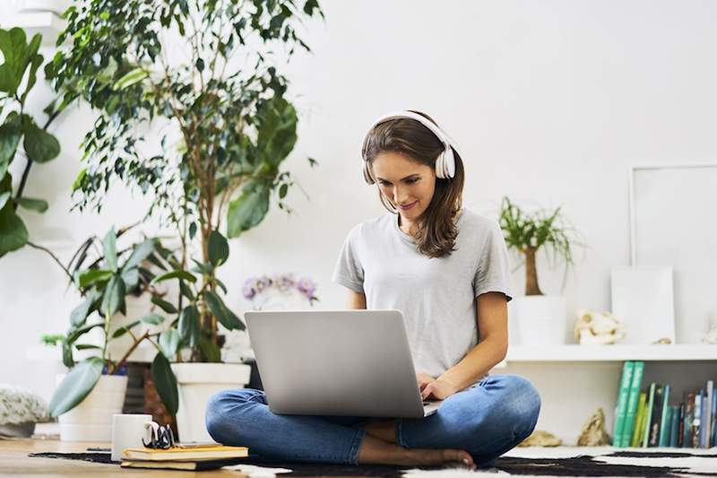 Boas notícias ouvir música no trabalho provavelmente é uma coisa boa para sua produtividade