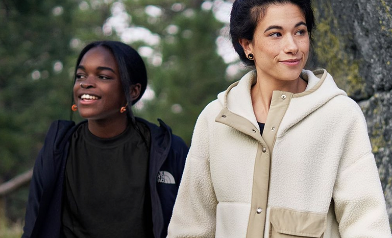 De North Face heeft een heleboel gezellige jassen die nu te koop zijn, nu perfect voor het voorbereiden van uw herfstgarderobe