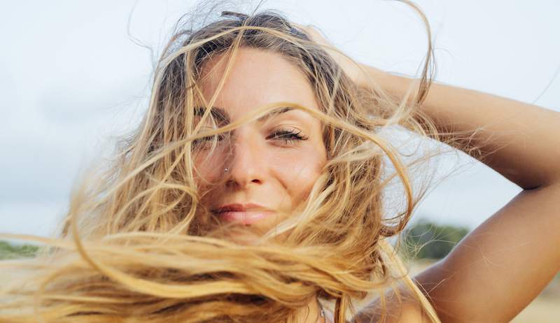 Dit 'supa dikke' shampoo en conditioner-duo is ontworpen om het microbioom van de hoofdhuid te ondersteunen en te helpen bij haargroei