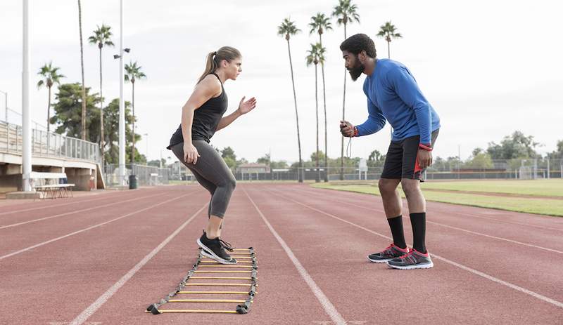 Ja, Sie können online Personal Trainer werden-diese sind die besten digitalen Kurse, um loszulegen